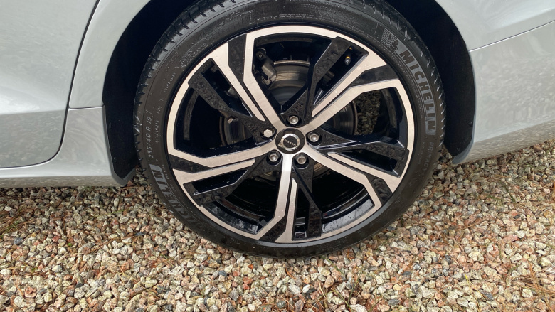 Volvo V60 2.0 B4P Plus Dark 5dr Auto [7 speed] Petrol Estate